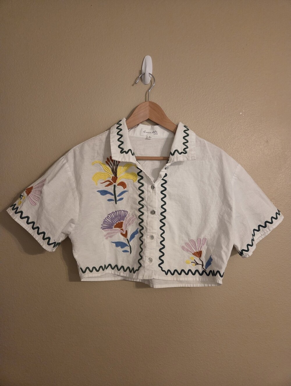 AMABLE By Mable White Linen Blend Multi Floral Embroidered Rickrack Crop Top S - Picture 2 of 12